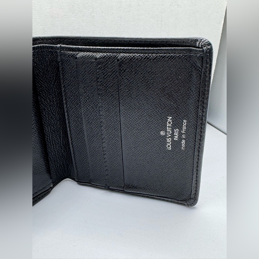 LOUIS VUITTON Black Taiga Porte Billets 3 Cartes Credit Wallet - Picture 8 of 16